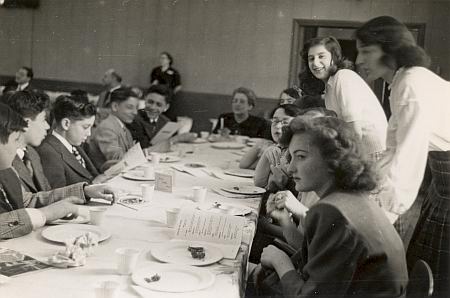 Temple Isaiah Demonstration Seder in Kew Gardens, NY - 1947.