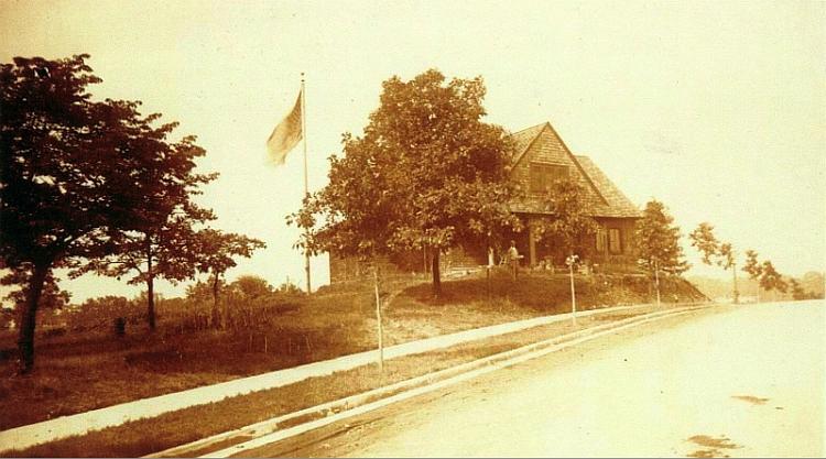 The old Richmond Hill Golf Club House as seen from Richmond Hill Avenue (today's 83rd Avenue) looking north toward Beverly Road in Kew Gardens, NY.